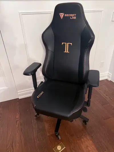 Secretlab TITAN Gaming Chair – Excellent Condition, View more