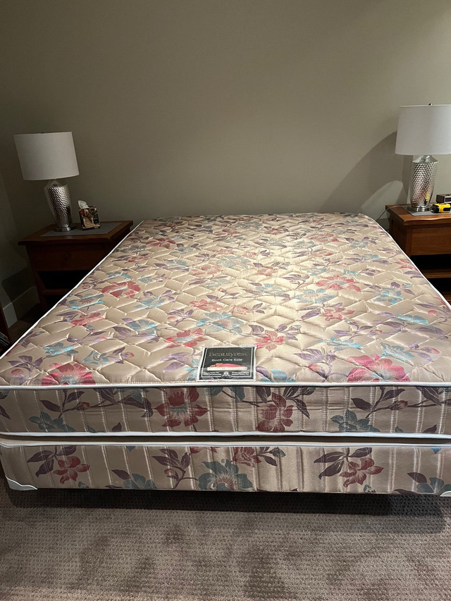 Simmons Mattress, Matching Box Spring and Roller Frame (Queen)  in Beds & Mattresses in Delta/Surrey/Langley