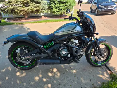 2018 Kawasaki Vulcan S Cafe – Only 2100 KM, showroom condition, 650 CC. Comes with Large and Small s...