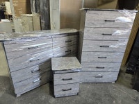 Classic Wooden Dresser – Strong, Stylish & Long Lasting City of Toronto Toronto (GTA) Preview