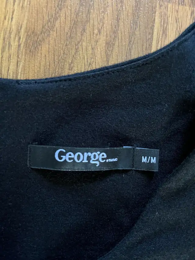 George women’s medium black dress, cap sleeves, stretchy in Women's - Dresses & Skirts in Oshawa / Durham Region - Image 4