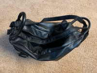 Women’s convertible handbag/backpack