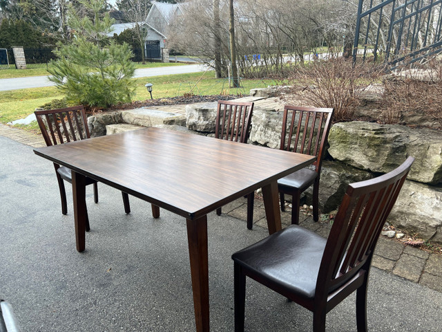 Dining set, 4 chairs with leather seat in Dining Tables & Sets in Oakville / Halton Region - Image 2