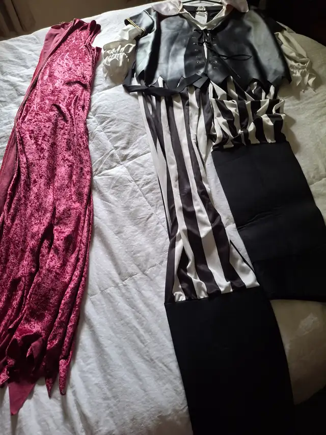 Two HALLOWEEN Costumes Adult & Black Cape NWT, Pirate & Witch in Costumes in City of Toronto - Image 3