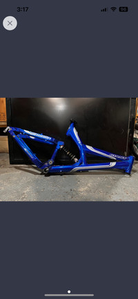 Giant DS2 suspension mtn bike frame
