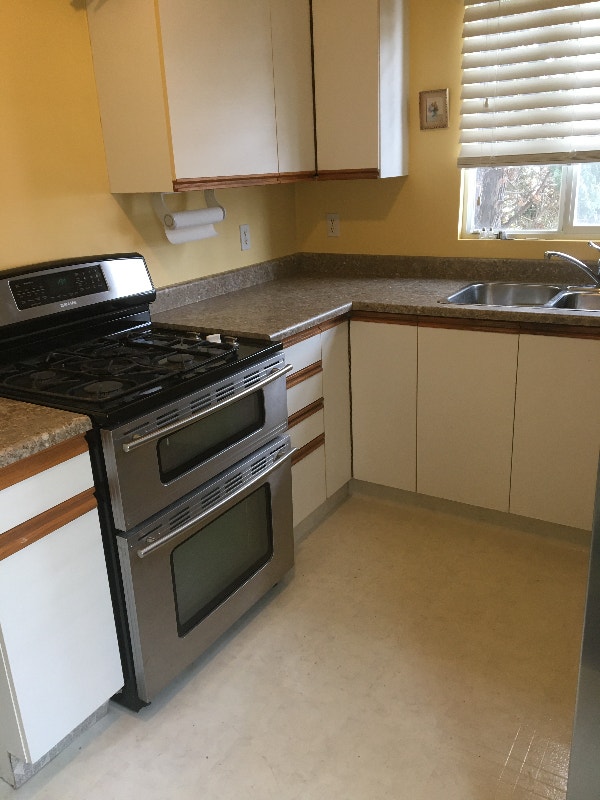 WESTMOUNT AREA, CLEAN AND BRIGHT FULL HOUSE WITH 3 BEDROOMS, Long