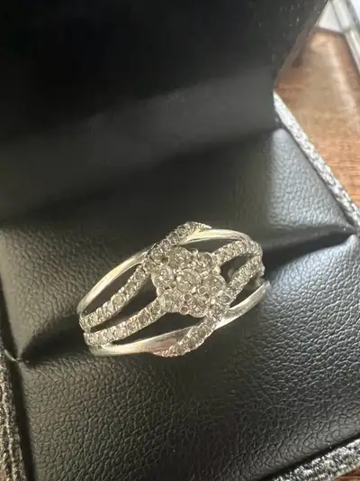 10 k Micheal hill ring 10 k white gold Natural diamonds 0.50 CTW Size 8.5 North east Edmonton