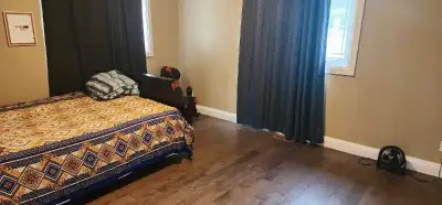 ROOM FOR RENT IN A LARGE FARMHOUSE