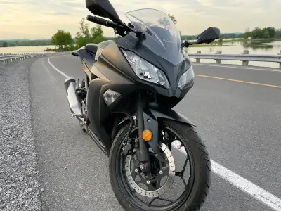 Kawasaki ninja 2016 300cc For sale Lowering kit put on by Good time Maintained Female rider
