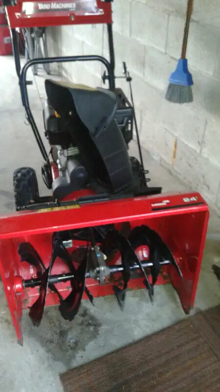 Snowblower and lawnmower repair in Lawnmowers & Leaf Blowers in Mississauga / Peel Region - Image 3