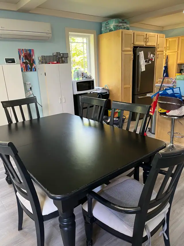 Table and Chairs in Dining Tables & Sets in Cape Breton - Image 3