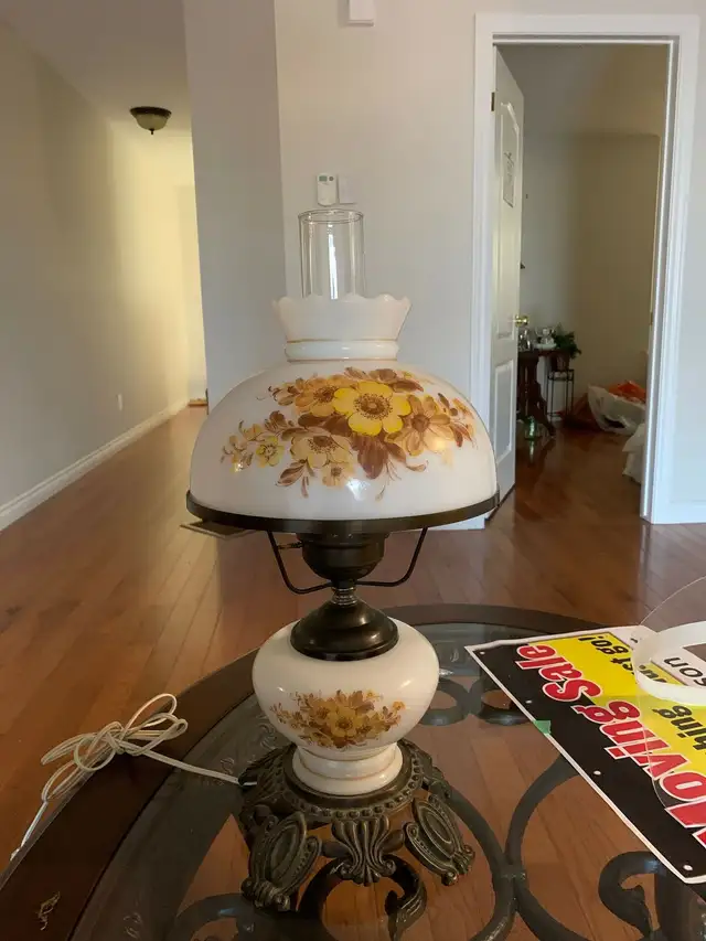 Antique Hurricane Lamp in Arts & Collectibles in Pembroke - Image 2