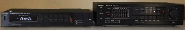 Vintage Toshiba Amp / Tuner Set in Stereo Systems & Home Theatre in St. Catharines - Image 4