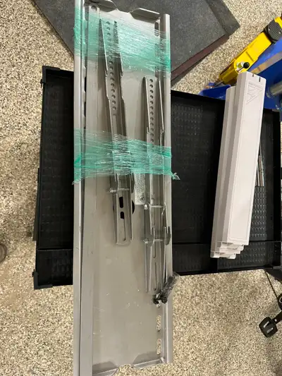 Heavy Duty Tilting TV Mount. Was used to hang a old plasma TV.