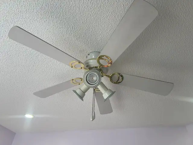 Ceiling fan with lights in Indoor Lighting & Fans in Mississauga / Peel Region - Image 3