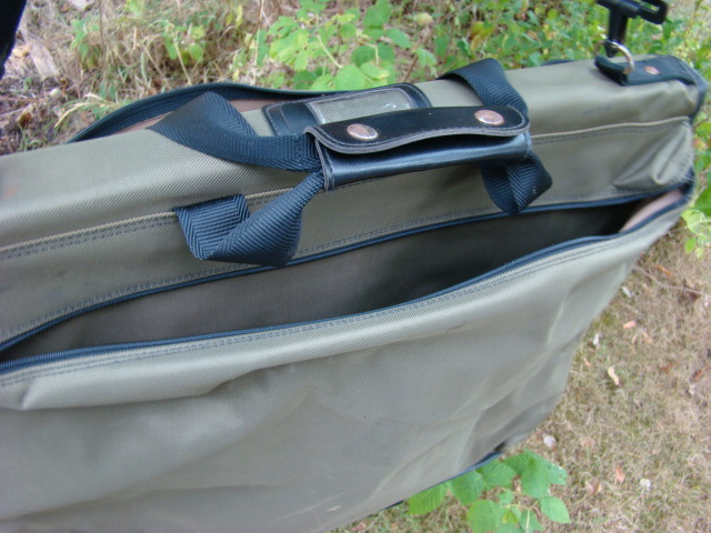 Samsonite Suit Bag in Men's in Comox / Courtenay / Cumberland - Image 4