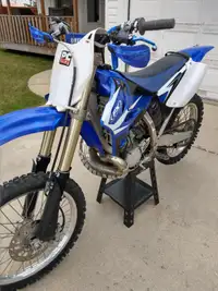 YZ 250 Well Maintained 2 stroke offroad dirtbike. New Tires+
