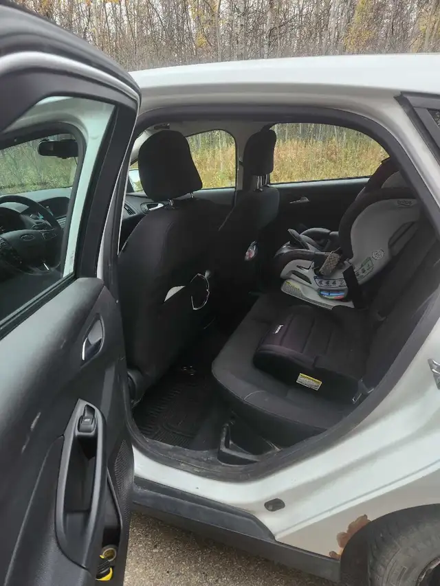 2016 focus se in Cars & Trucks in Strathcona County - Image 6