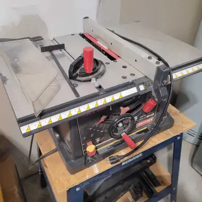 This reliable Craftsman table saw features a powerful heavy-duty universal motor, 120V, 60Hz, 13 Amp...