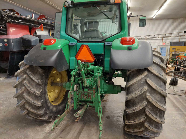 John Deere 7220 in Farming Equipment in Oshawa / Durham Region - Image 3