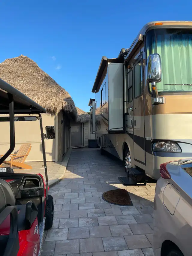 2006 Monaco Kinght PDQ Motorise in RVs & Motorhomes in Sherbrooke - Image 14