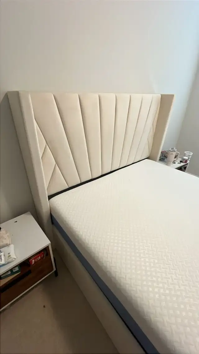 Gently Used bed and mattress available in Excellent condition in Beds & Mattresses in Burnaby/New Westminster - Image 2