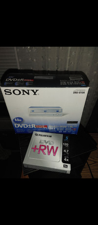 SONY DRU-810A - DVD/ CD REWRITABLE DRIVE -C/W DVD+ RW DISCS