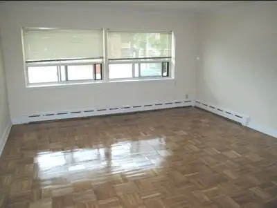 Bachelor Apartment - Yonge and St. Clair