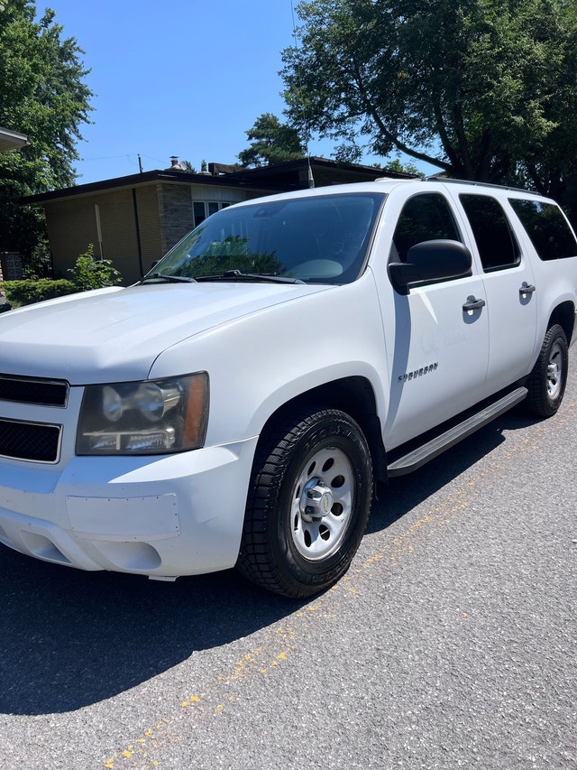 Chevrolet suburban 1500 — photo 2