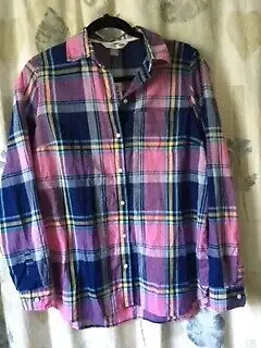NEW Old Navy Cotton Plaid Shirt (size M) with tags. Comes from a smoke-free, pet-friendly home.