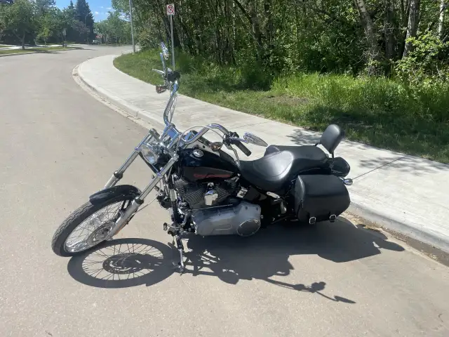 Classic Harley Davidson in Street, Cruisers & Choppers in Edmonton - Image 5