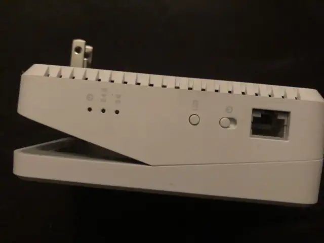 Kasa range extender in Networking in City of Toronto - Image 3