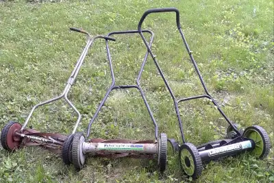 4 Push/ reel lawn mowers, View more