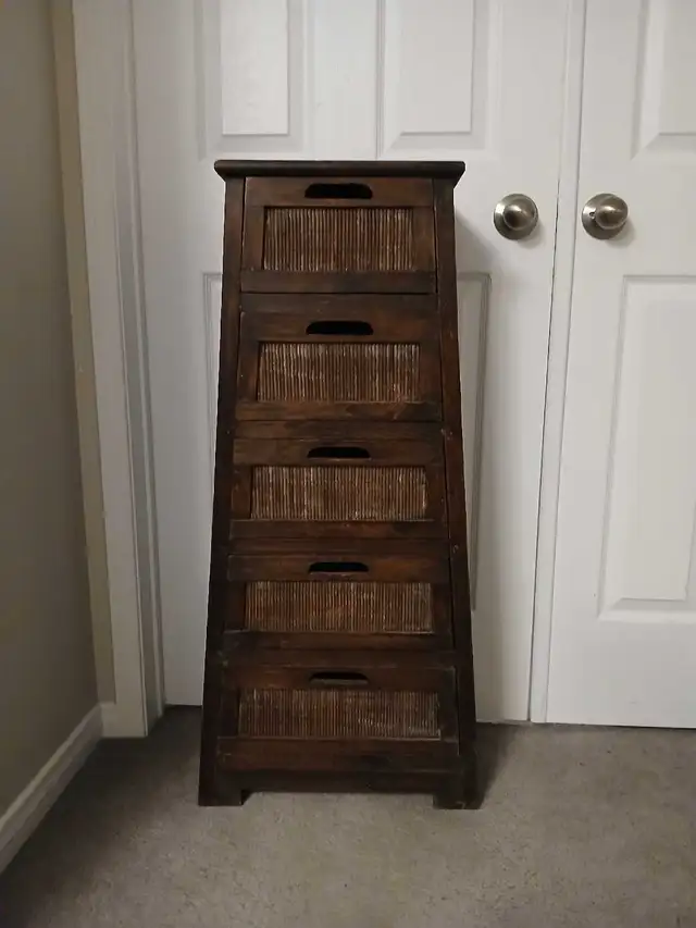 triangular set of wood drawers in Bookcases & Shelving Units in Oshawa / Durham Region - Image 2