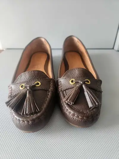 COACH ''ISA'' Leather Tassel Loafers. Size 10. Chocolate Brown. COACH Logo on Heels, Insoles, and Bo...