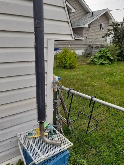 See at Yard Sale Fri. , Sat. , Sun. , June 13 - 15 , 10pm - 6pm , ! ! , 750 lb. Load leveler adjusta...