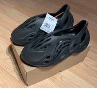Adidas Yeezy Foam RNR Onyx (Size 9)