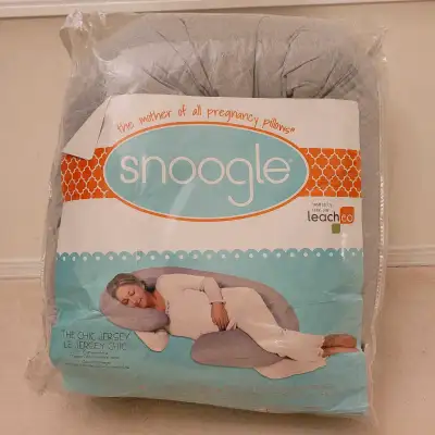 This original Snoogle pregnancy pillow is as good as new.