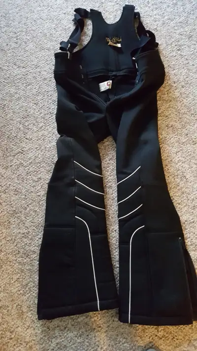 ski pants/jacket, View more