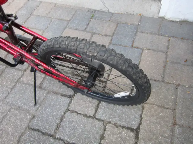 Velo Avigo roues de 20 pouces in Kids in Longueuil / South Shore - Image 5