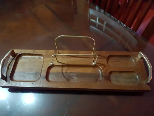 Vintage 1960's Mad Men Office Style Desk Organizer in Desks in Ottawa - Image 2