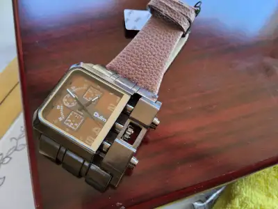 WATCH- QUARTZ  Qulm, View more