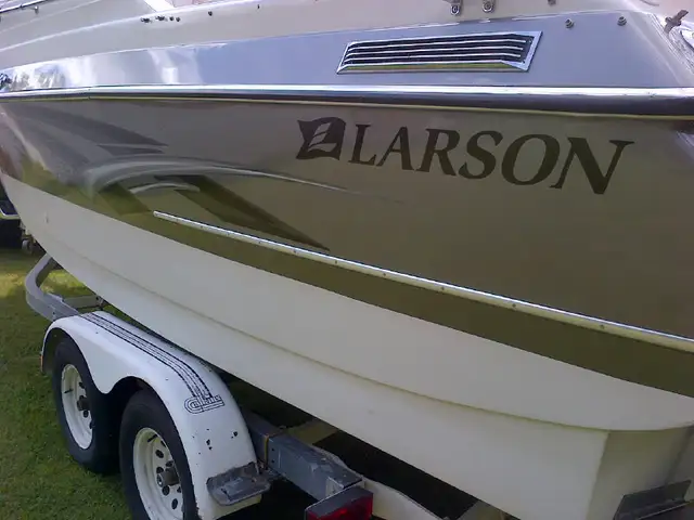 Nice looking and fast Sport Cruiser, 23 ft Cuddy - $9K in Powerboats & Motorboats in Petawawa - Image 6