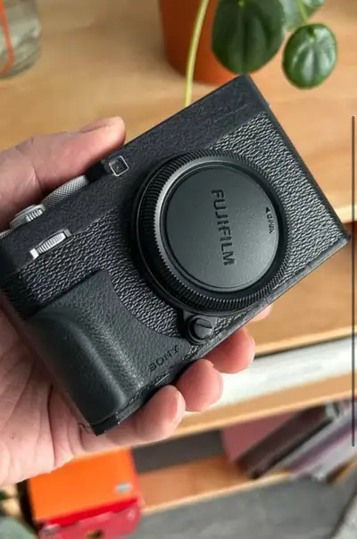 900+ Shutter Black/silver Fujifilm Camera i put camera tape to black it out -Comes with battery and...