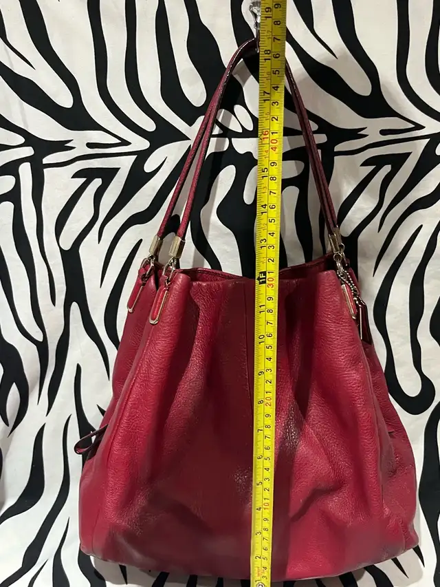 Authentic Vintage Coach Phoebe Red Leather shoulder Bag in Women's - Bags & Wallets in City of Toronto - Image 10