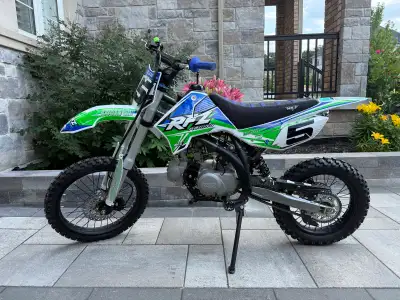 Brand New!!! RFZ Racing Gas Dirt Bike 16” Front; 14” Back Never Used
