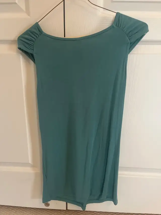Women’s sleeveless shirt size M in Women's - Tops & Outerwear in Markham / York Region - Image 3