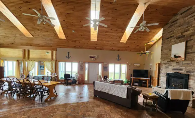 *SALE*Big Beautiful Beach House (with Hot tub) - Vacation Rental in Prince Edward Island in Canada - Image 4