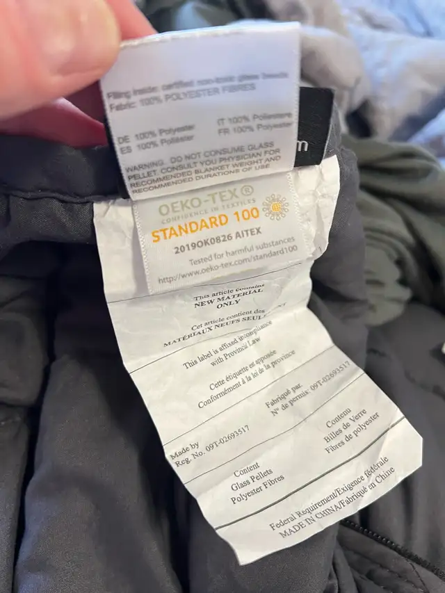 Queen 25lb Hush Weighted Blanket  in Bedding in Calgary - Image 6