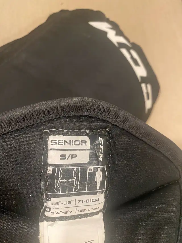 CCM Tacks 4052 Hockey Pants - Senior Small (Black) in Hockey in Sudbury - Image 4